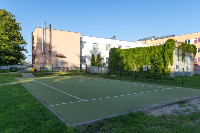 Ringaudų pradinės mokyklos daugiafunkcė sporto aikštelė 215