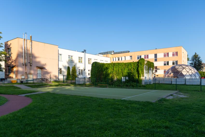 Ringaudų pradinės mokyklos daugiafunkcė sporto aikštelė 215