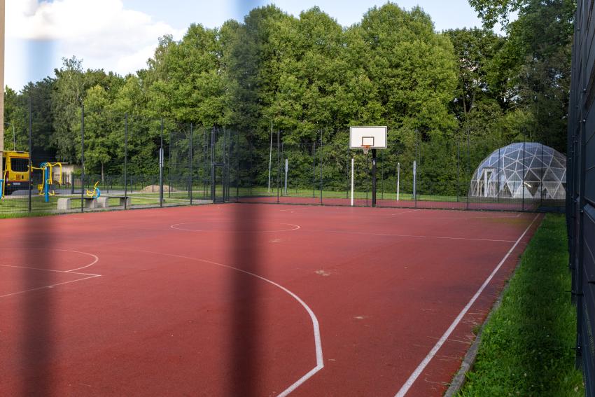 Raudondvario Anelės ir Augustino Kriauzų pradinės mokyklos sporto aikštynas 216