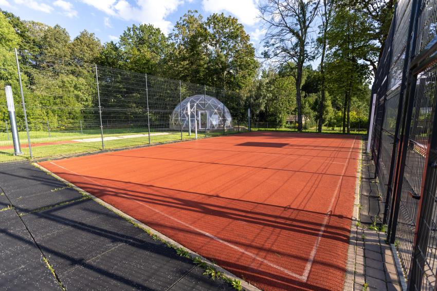 Raudondvario Anelės ir Augustino Kriauzų pradinės mokyklos sporto aikštynas 216