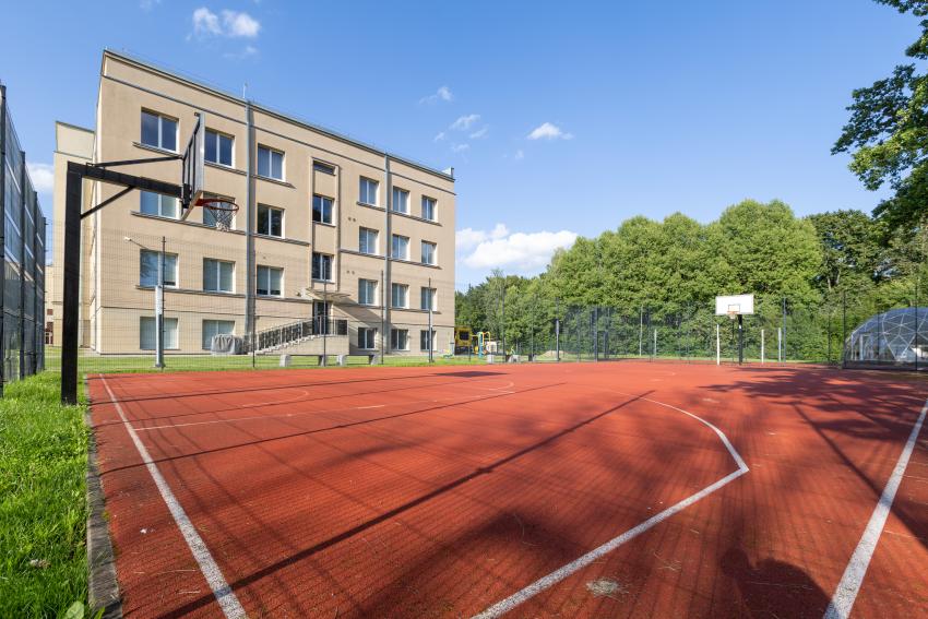 Raudondvario Anelės ir Augustino Kriauzų pradinės mokyklos sporto aikštynas 216