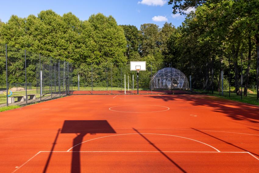 Raudondvario Anelės ir Augustino Kriauzų pradinės mokyklos sporto aikštynas 216