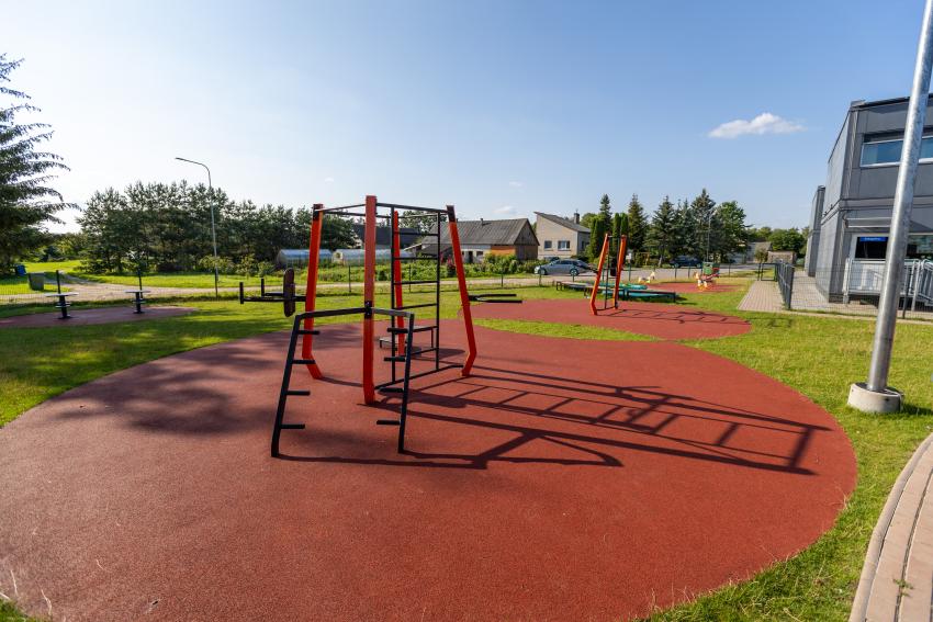 Užliedžių mokyklos - daugiafunkcio centro daugiafunkcė sporto aikštelė 218