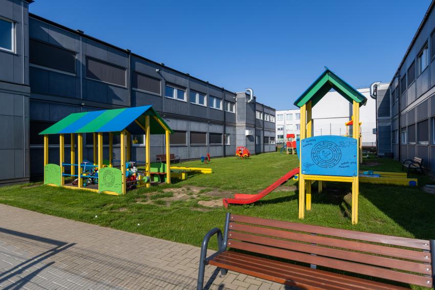 Užliedžių mokyklos - daugiafunkcio centro daugiafunkcė sporto aikštelė 218