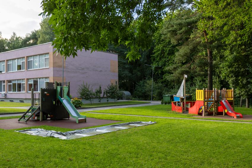Noreikiškių lopšelio - darželio „Ąžuolėlis“ daugiafunkcė sporto aikštelė 222