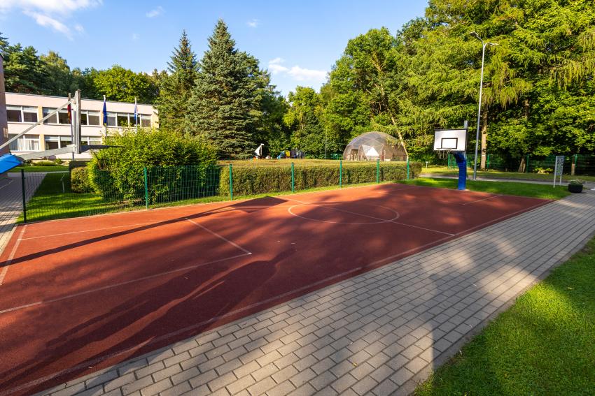 Noreikiškių lopšelio - darželio „Ąžuolėlis“ daugiafunkcė sporto aikštelė 222