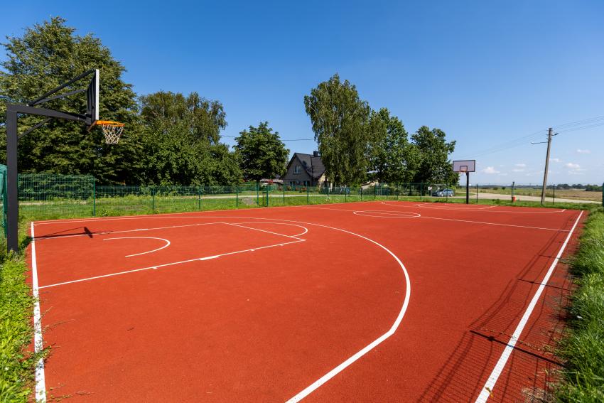 Čekiškės seniūnijos Miškalaukio kaimo daugiafunkcė sporto aikštelė 230
