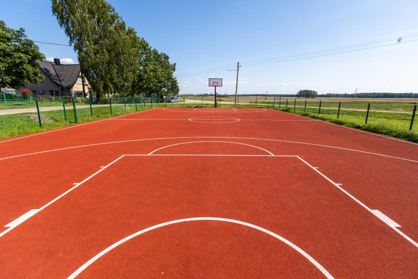Čekiškės seniūnijos Miškalaukio kaimo daugiafunkcė sporto aikštelė 230