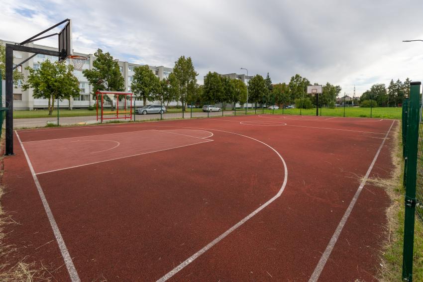 Neveronių seniūnijos daugiafunkcė sporto aikštelė 247