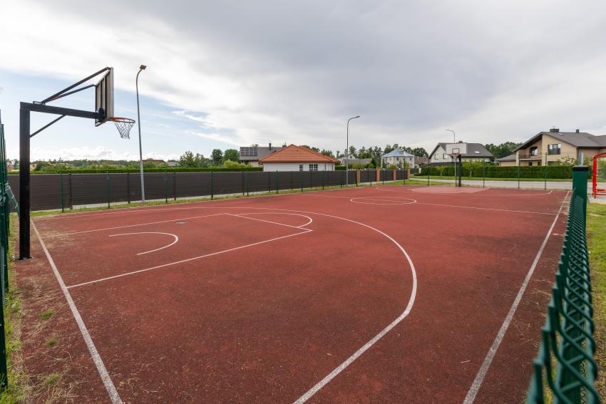 Neveronių seniūnijos daugiafunkcė sporto aikštelė 247