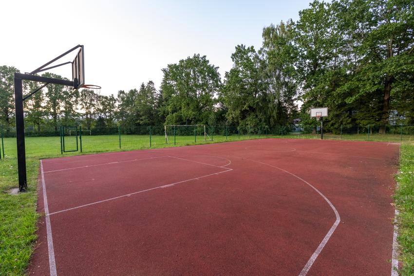 Taurakiemio seniūnijos Viršužiglio kaimo daugiafunkcė sporto aikštelė 255