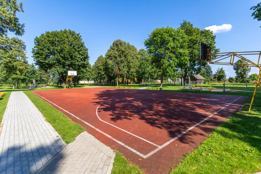 Vandžiogalos seniūnijos daugiafunkcinė sporto aikštelė paveiksliukas